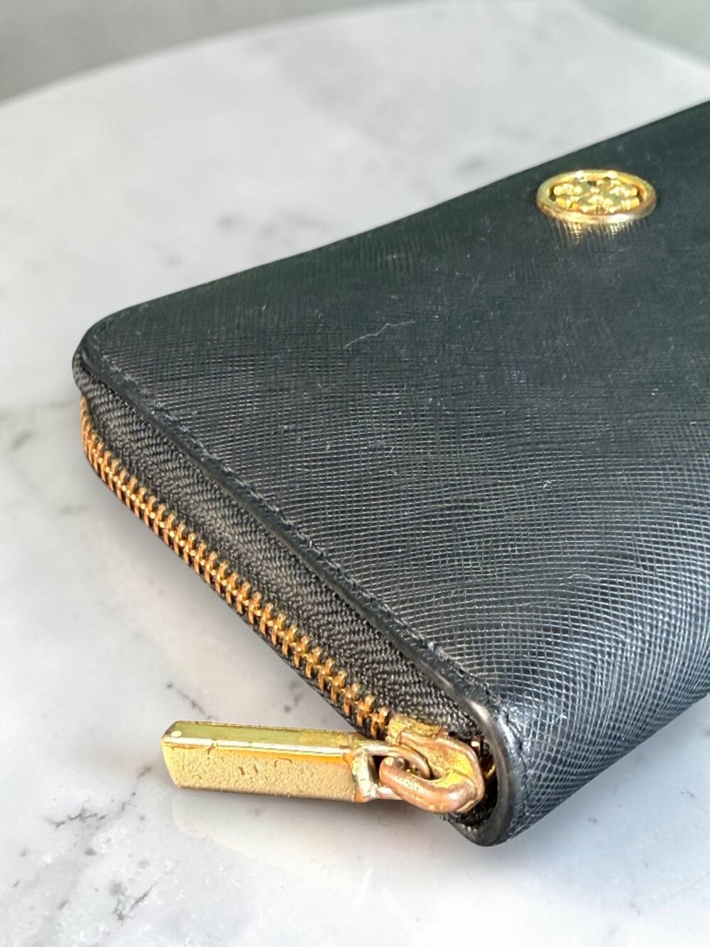 Tory Burch Robinson Black Saffiano Leather Continental Zip Around Wallet - Picture 6 of 10